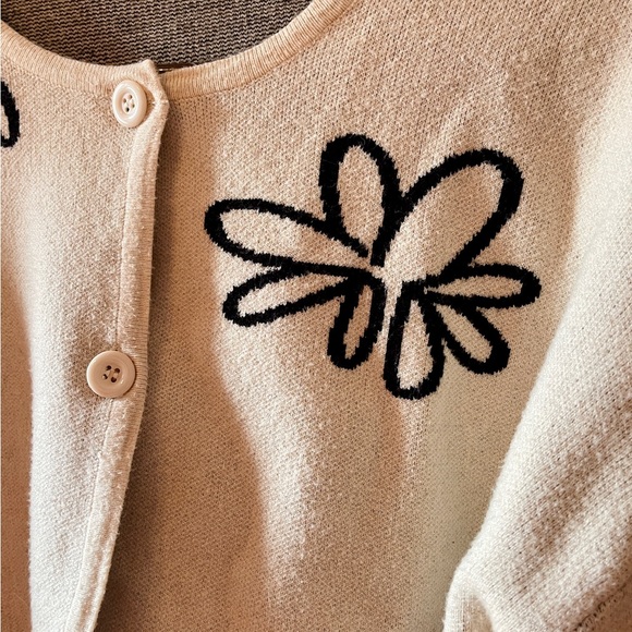 Two-piece, sweater cardigan and tank - Picture 5 of 6